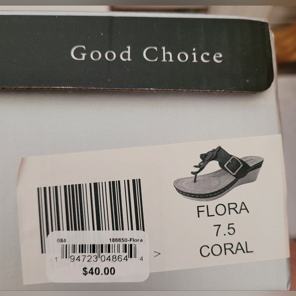 Good Choice Wedge Sandals 7.5 - Picture 11 of 13